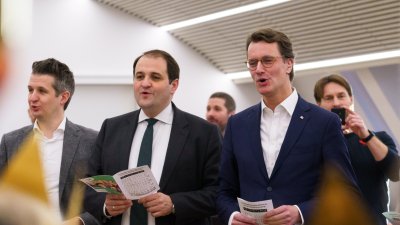 Ministerpräsident Hendrik Wüst empfängt Sternsinger zum traditionellen Dreikönigssingen