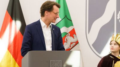 Ministerpräsident Hendrik Wüst empfängt Sternsinger zum traditionellen Dreikönigssingen