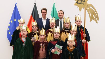 Ministerpräsident Hendrik Wüst empfängt Sternsinger zum traditionellen Dreikönigssingen