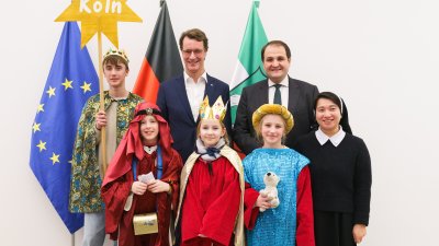 Ministerpräsident Hendrik Wüst empfängt Sternsinger zum traditionellen Dreikönigssingen