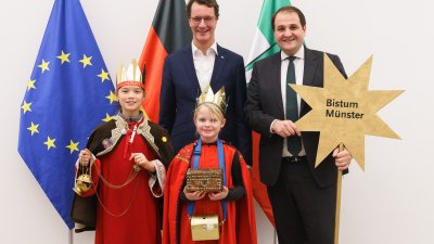 Ministerpräsident Hendrik Wüst empfängt Sternsinger zum traditionellen Dreikönigssingen