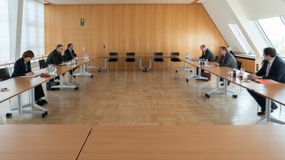 Landesregierung berät mit Religionsgemeinschaften über Vorschläge und Konzepte für Gottesdienste in Corona-Zeiten 