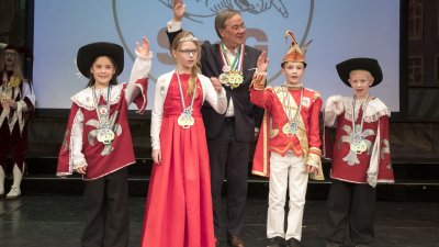 Ministerpräsident Armin Laschet empfängt die Kinderprinzenpaare und Kinderdreigestirne aus Nordrhein-Westfalen
