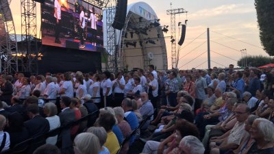 Auftaktshow zur offiziellen Eröffnung des NRW-Tages auf der Hauptbühne am Burgplatz