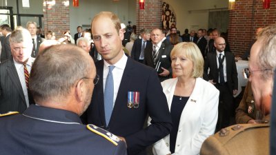 Verleihung des Fahnenbandes des Landes Nordrhein-Westfalen an die 20th Armoured Infantry Brigade