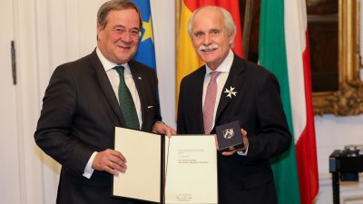 Ministerpräsident Laschet zeichnet Dr. Jürgen Linden und Carl Meulenbergh mit dem Landesverdienstorden aus