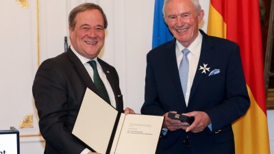 Ministerpräsident Laschet zeichnet Dr. Jürgen Linden und Carl Meulenbergh mit dem Landesverdienstorden aus