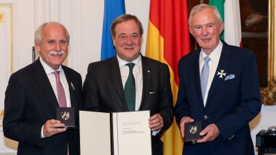 Ministerpräsident Laschet zeichnet Dr. Jürgen Linden und Carl Meulenbergh mit dem Landesverdienstorden aus