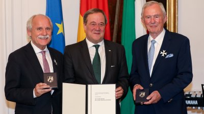 Ministerpräsident Laschet zeichnet Dr. Jürgen Linden und Carl Meulenbergh mit dem Landesverdienstorden aus