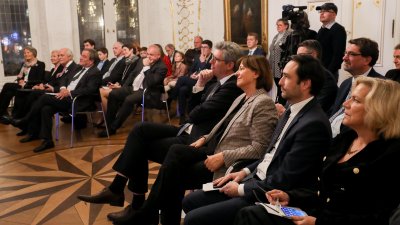 Ministerpräsident Laschet zeichnet Dr. Jürgen Linden und Carl Meulenbergh mit dem Landesverdienstorden aus