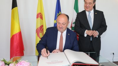 Ministerpräsident Armin Laschet und Willy Borsus unterzeichnen Gemeinsame Erklärung zur Vertiefung der Zusammenarbeit