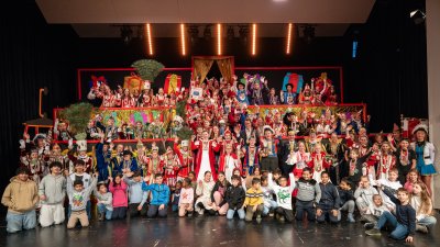 Ministerpräsident Hendrik Wüst verleiht den Karnevalsorden der Landesregierung an Kindertollitäten aus Nordrhein-Westfalen