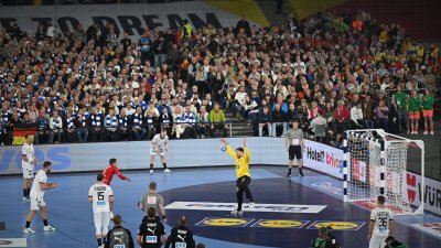 Mit Weltrekord-Spiel: Handball-EM in Düsseldorf gestartet