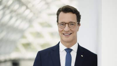 Porträtfoto von Ministerpräsident Hendrik Wüst