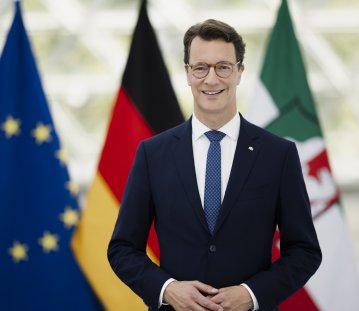 Porträtfoto von Ministerpräsident Hendrik Wüst