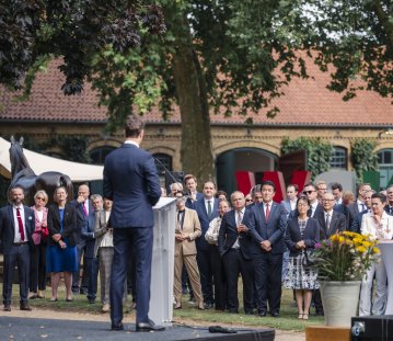 Ministerpräsident Hendrik Wüst empfängt Konsularisches Korps beim Sommerempfang in Warendorf