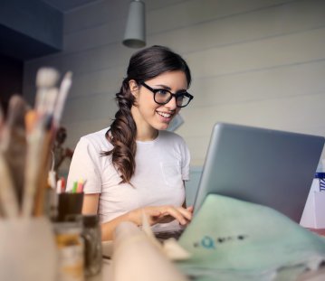 phb Frau, Laptop, Arbeit