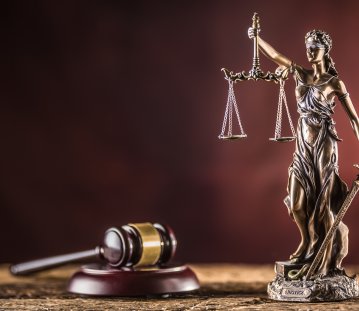 Justiz Justicia