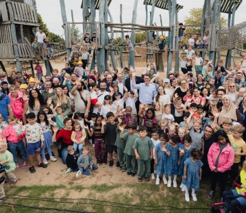 Ministerpräsident Wüst trifft Ehrenpatenkinder im Bubenheimer Spieleland in Nörvenich