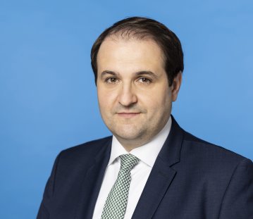 PHB Liminski, Nathanael - neutral, blauer Hintergrund (2022)