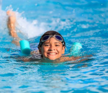 phb schwimmen Kind Wasser