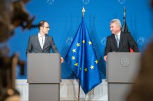 Presse-Briefing mit Wirtschaftsminister Prof. Dr. Andreas Pinkwart, RWI-Präsident Prof. Dr. Christoph M. Schmidt und Geschäftsführer der IHK NRW Dr. Matthias Mainz