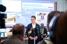Ministerpräsident Wüst und Innenminister Reul besuchen das International Police Cooperation Center