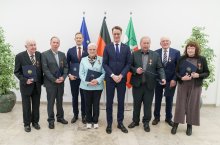 Ministerpräsident Wüst händigt den Bundesverdienstorden an sieben Persönlichkeiten aus