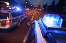 PHB Polizeiautos Nacht Kriminalstatistik Blaulicht