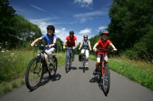 Familie mit Fahrrädern