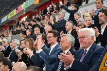 Mit Weltrekord-Spiel: Handball-EM in Düsseldorf gestartet