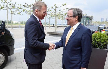 Ministerpräsident Armin Laschet empfängt den Landeshauptmann von Oberösterreich