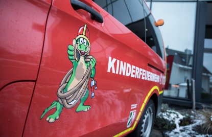 Feuerwehrnachwuchs, neuer Wagen