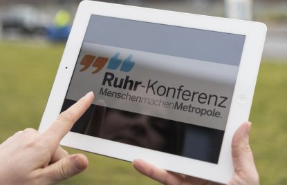 Themenbild Ruhr-Konferenz Tablett