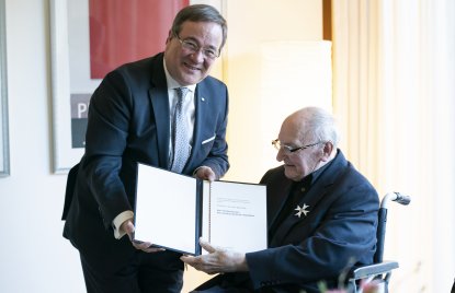 Verdienstorden des Landes Nordrhein-Westfalen an Johann Baptist Metz