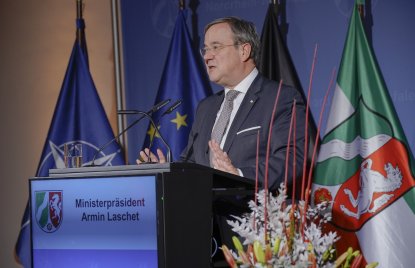 Ministerpräsident Armin Laschet ehrt Frauen und Männer der Bundeswehr 