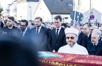 Verabschiedung des Sarges von Mevlüde Genç, Solingen