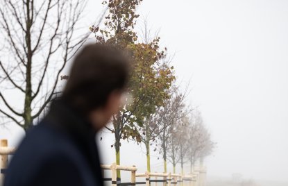 Ministerpräsident Hendrik Wüst pflanzt Erinnerungsbaum im Gedenken an die Opfer der Hochwasserkatastrophe in Nordrhein-Westfalen