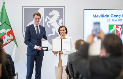 IDA-NRW wird mit der Mevlüde-Genç-Medaille des Landes Nordrhein-Westfalen ausgezeichnet