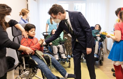 Ministerpräsident Hendrik Wüst besucht das Kinderhospiz Regenbogenland, Düsseldorf