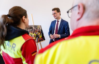 Ministerpräsident Wüst dankt nordrhein-westfälischen Helfern für Erdbebeneinsatz in der Türkei und Syrien