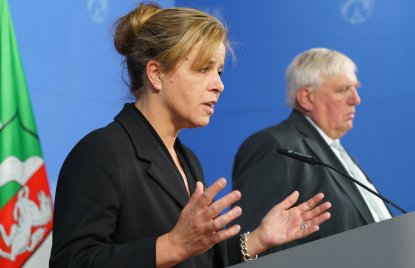 Ministerin Neubaur während ihrer Rede