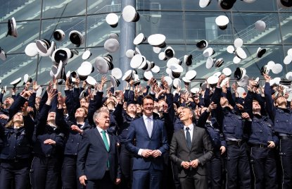 Nachwuchs für die Polizeifamilie: 2.727 Frauen und Männer legen feierlich Diensteid ab