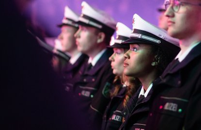 Nachwuchs für die Polizeifamilie: 2.727 Frauen und Männer legen feierlich Diensteid ab