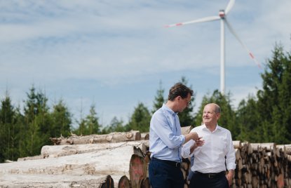 Ministerpräsident Wüst und Bundeskanzler Scholz besuchen gemeinsam den Bürger-Windpark Simmerath