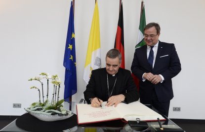 Ministerpräsident Armin Laschet empfängt den Apostolischen Nuntius in der Bundesrepublik Deutschland, Erzbischof Dr. Nikola Eterović