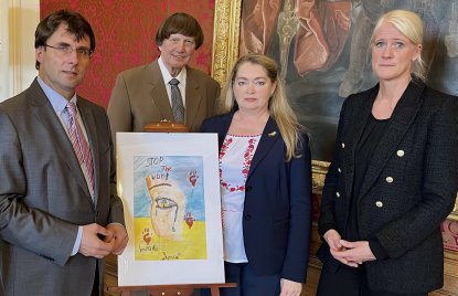 Hochschule für Finanzen stellt bewegende Kinderbilder aus der Ukraine aus