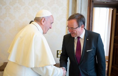 Ministerpräsident Armin Laschet trifft Papst Franziskus