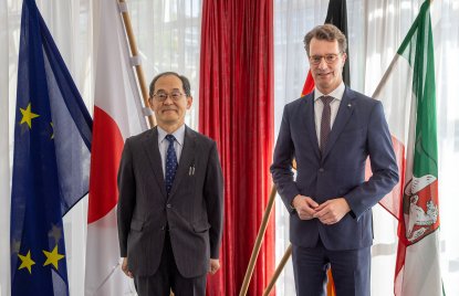 Ministerpräsident Hendrik Wüst empfängt den Botschafter von Japan in Deutschland zum Antrittsbesuch