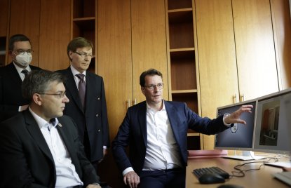 Ministerpräsident Hendrik Wüst dankt Staatsanwältinnen und Staatsanwälten für die innovative Arbeit im Bereich der Bekämpfung von Cyberkriminalität